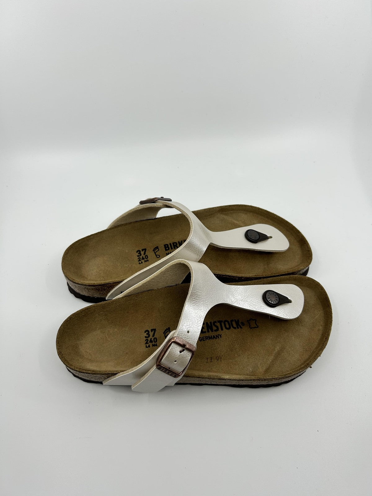 ♻️✅Birkenstock Gizeh BS MetallicSilver Women's Sandal US6 Brand New Recycled Box