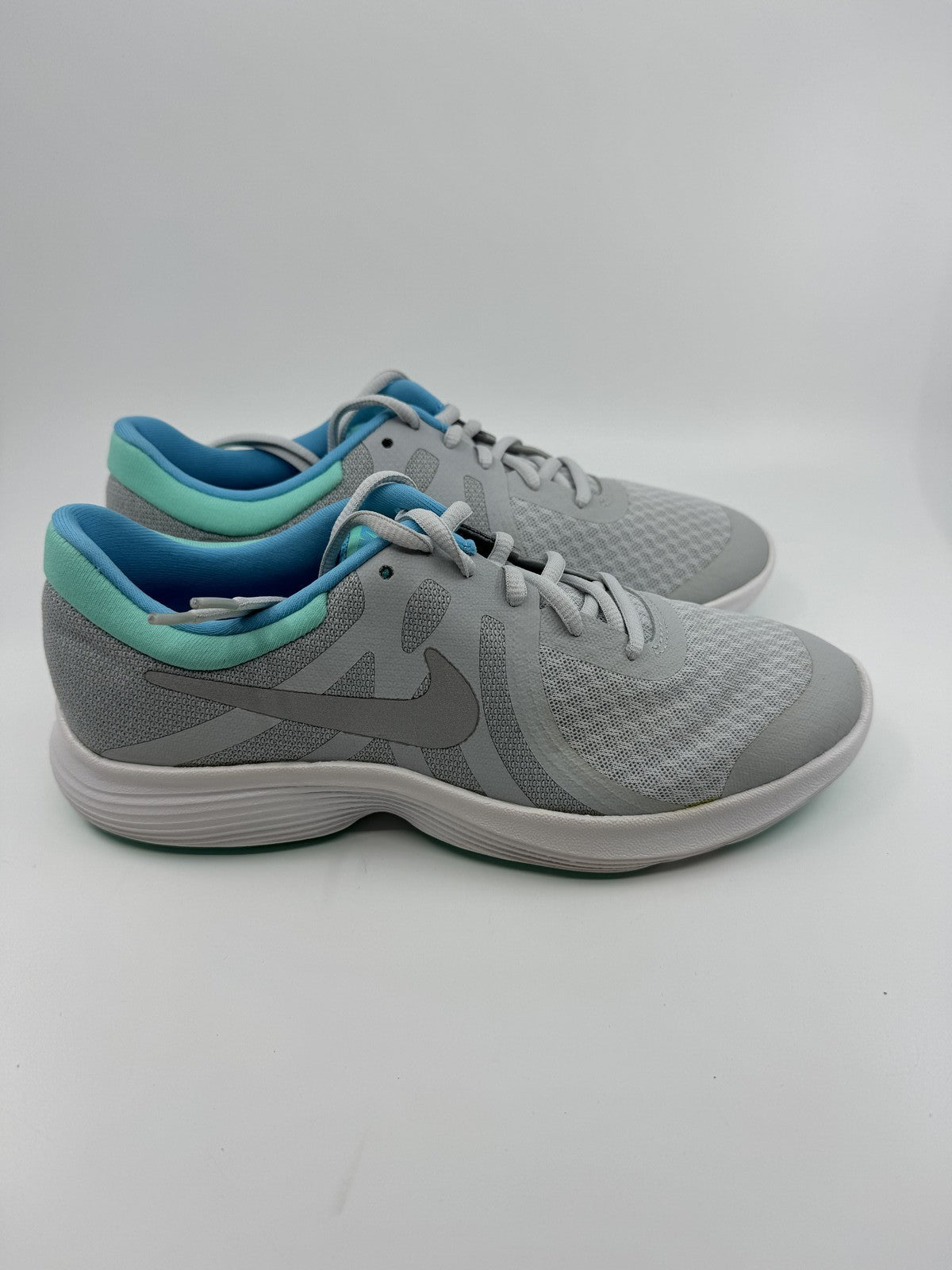 ♻️✅Nike Revolution 4 (GS) 6,5 Y