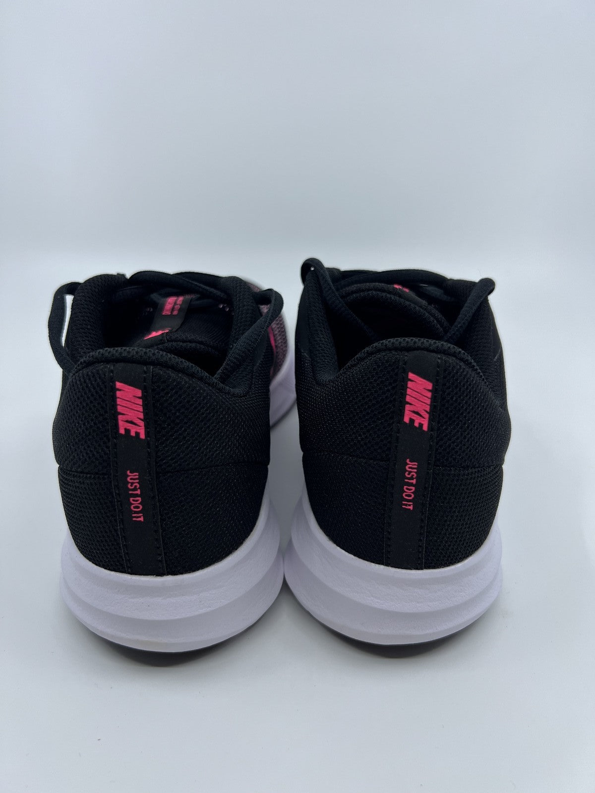 ♻️✅Nike Downshifter 9 Black/Pink/White Kids Shoes - Size 5.5 AR4135-003