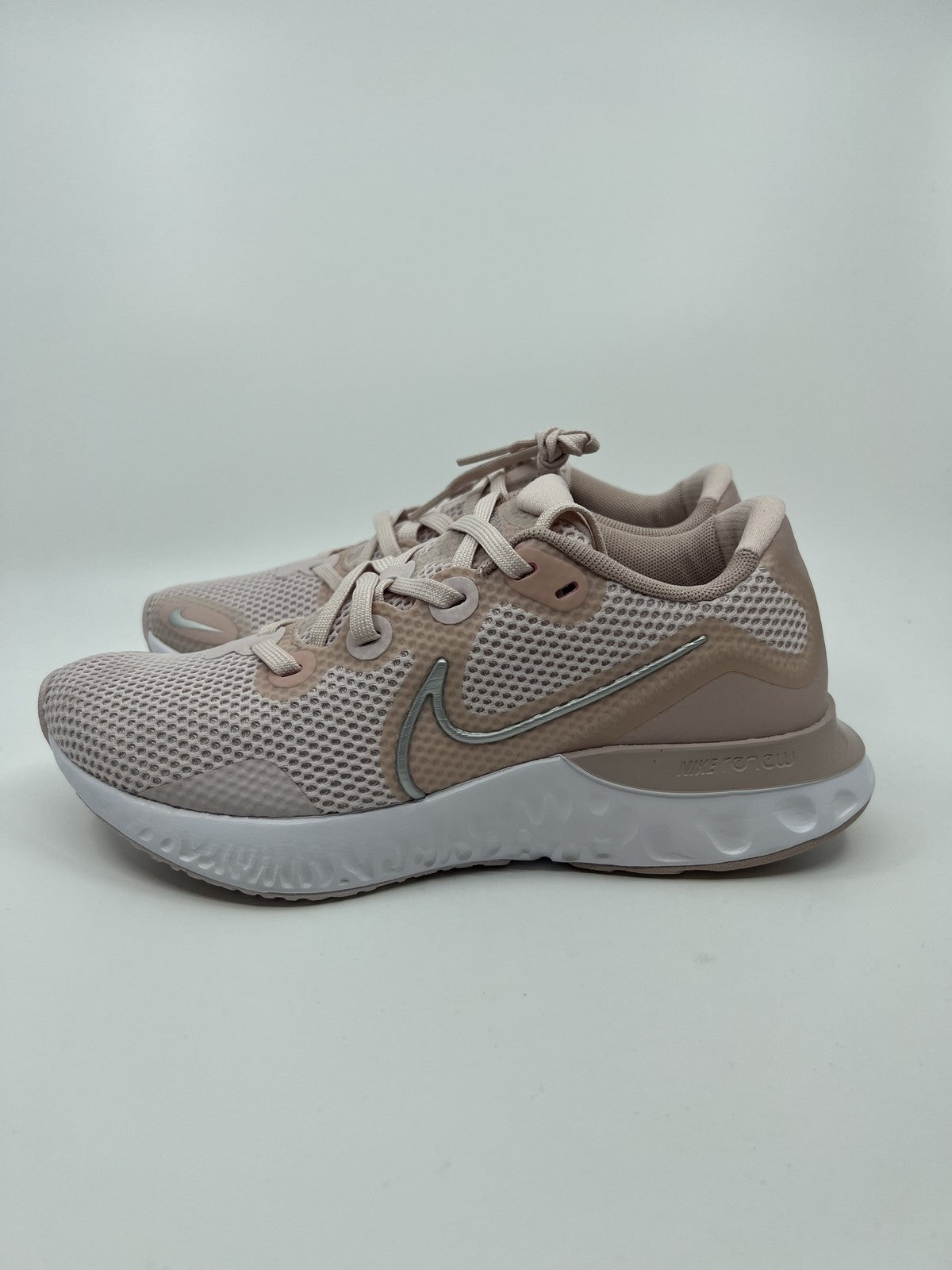 ♻️✅Nike Women's Race Running Shoe 7.5 Barely Rose
