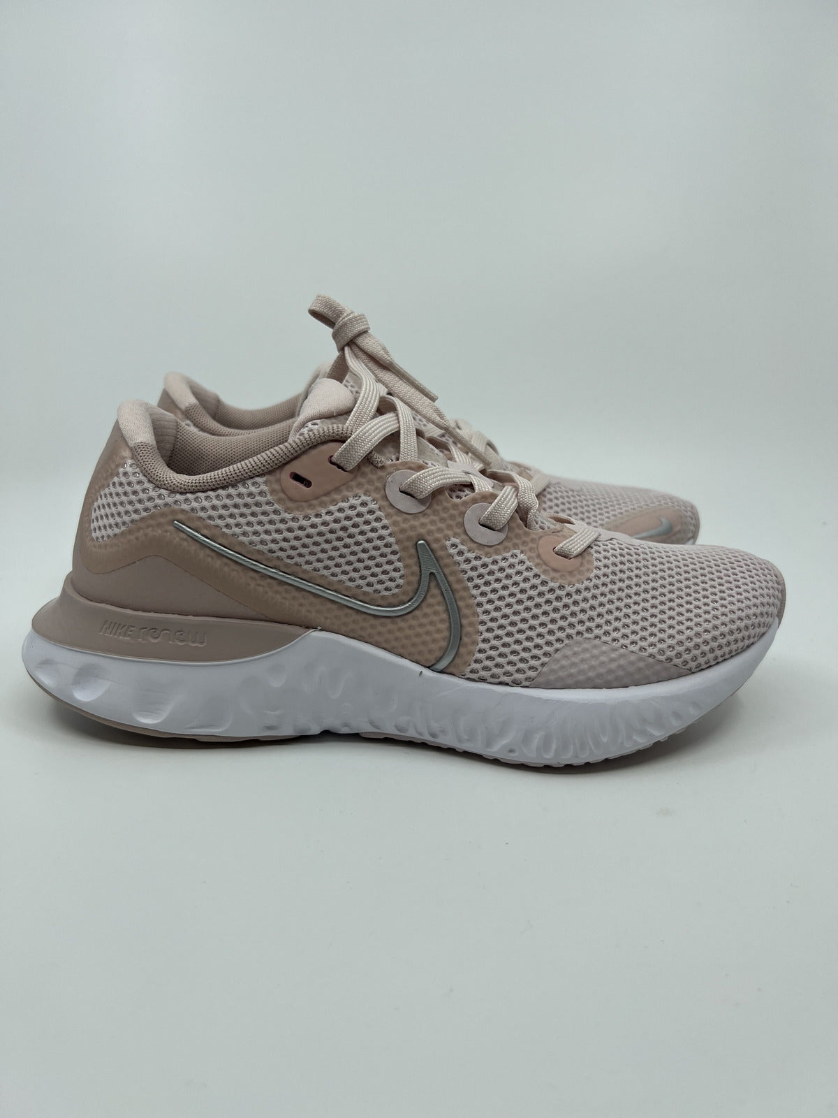 ♻️✅Nike Women's Race Running Shoe 7.5 Barely Rose