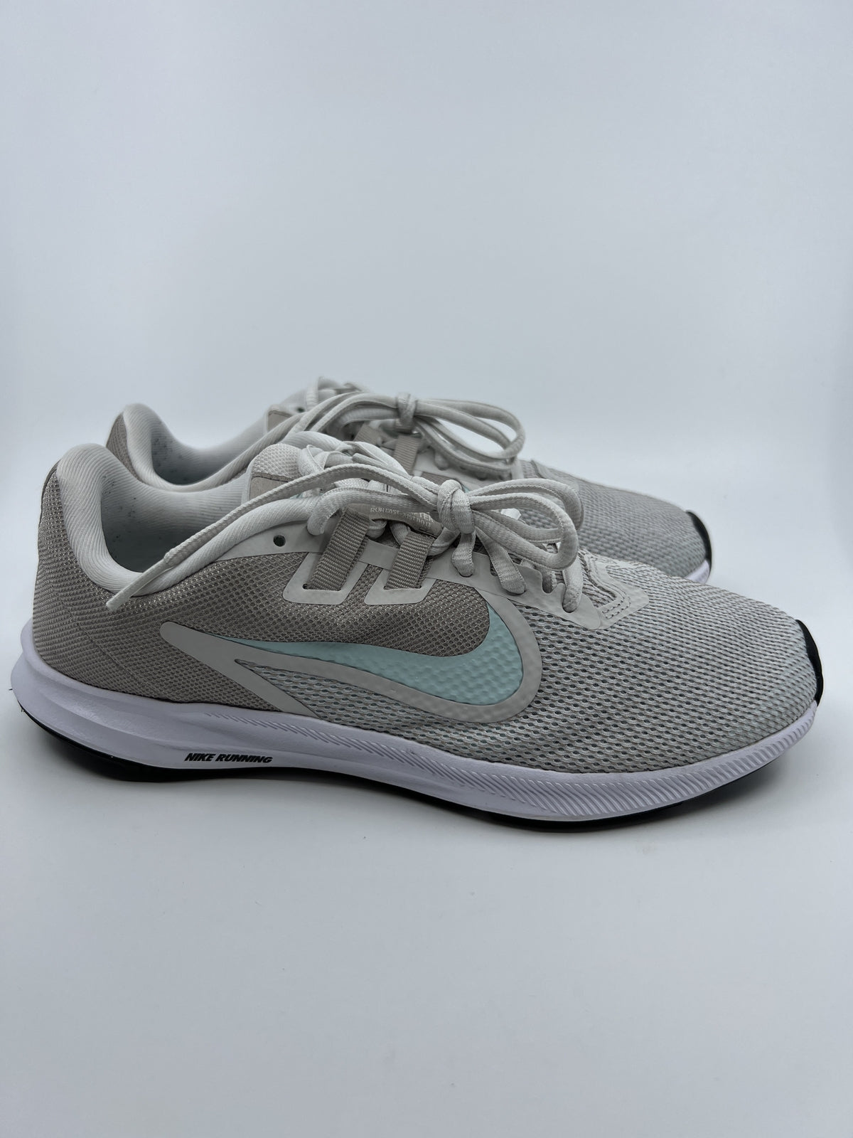 ♻️✅Nike Downshifter Women's Running Sneaker US7.5 Lightly Used Recycled Box