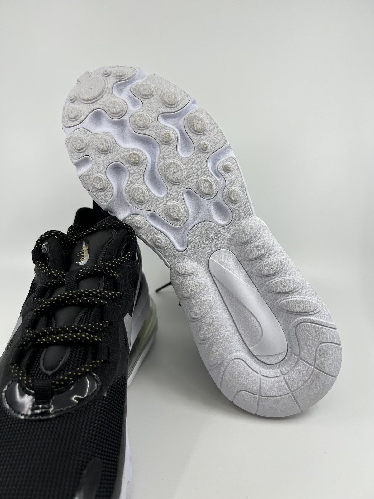 Nike AIR MAX 270 REACT - BLACK SILVER Women's Running US8