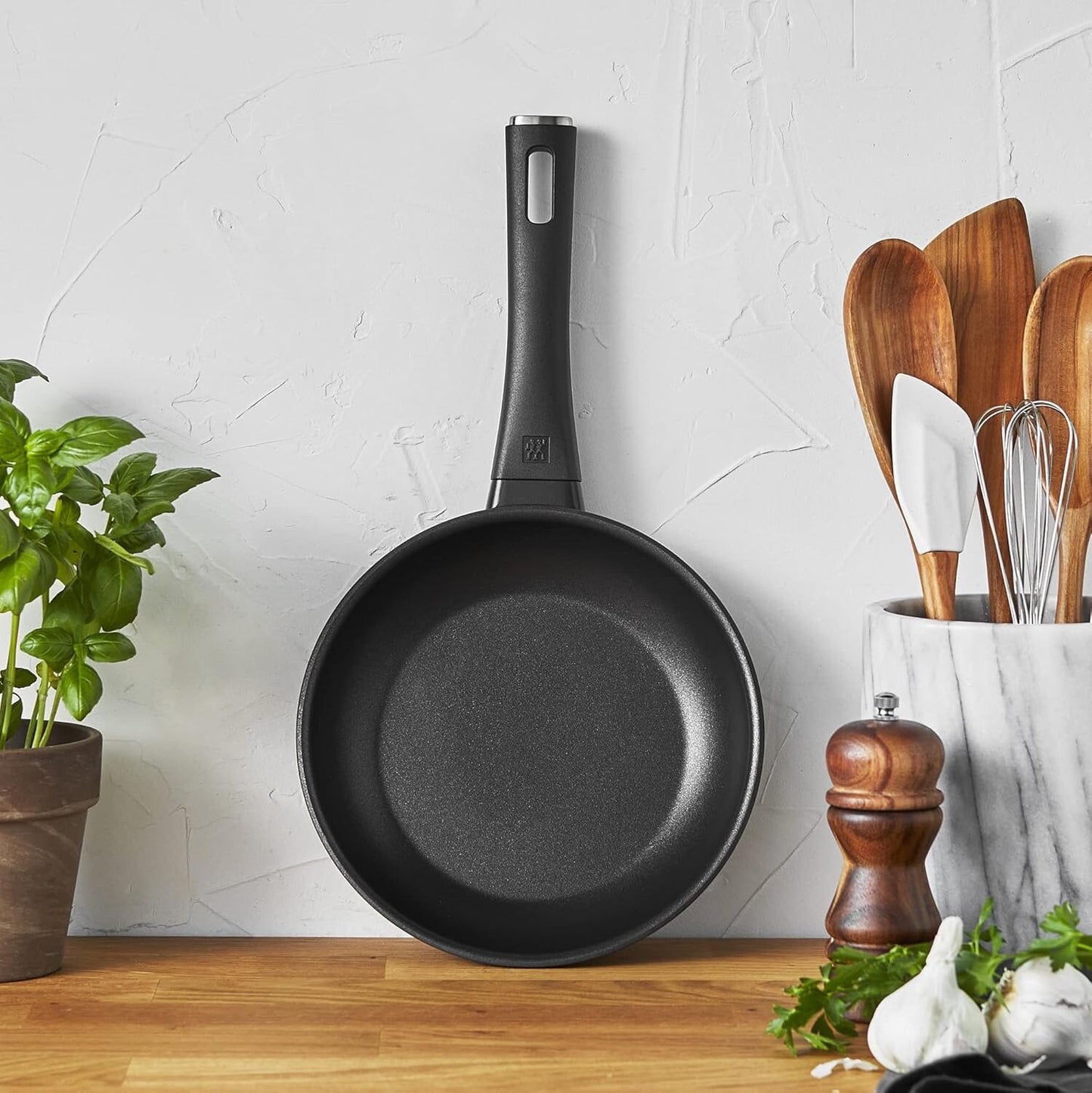 ZWILLING Madura Plus Forged 8-inch Nonstick Fry Pan, Excellent Heat Distribution