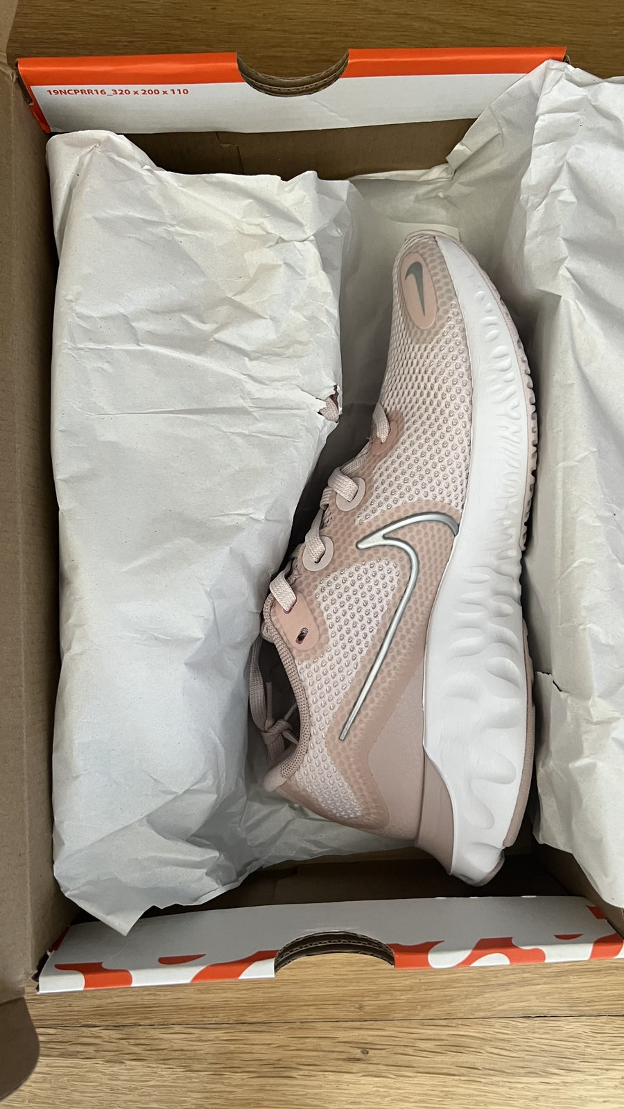 ♻️✅Nike Women's Race Running Shoe 7.5 Barely Rose
