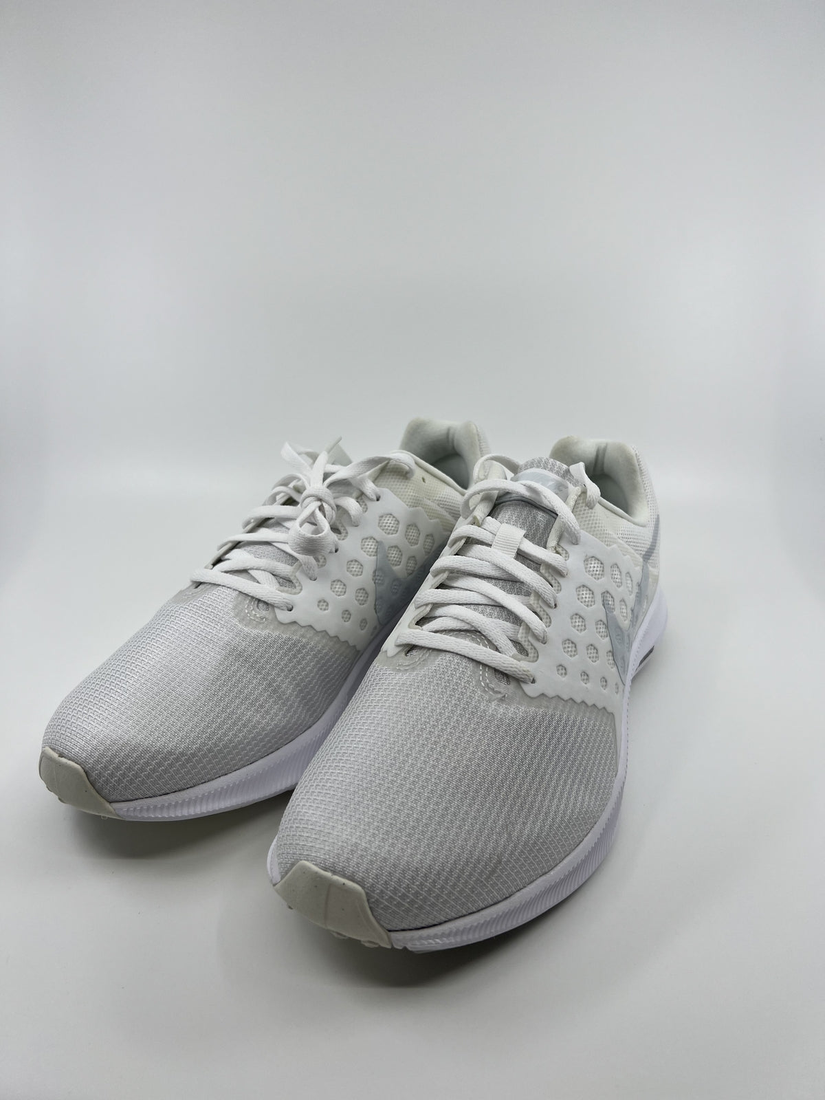 ♻️✅Nike Downshifter 7 Athletic Running Shoes - Women's Size White US9.5