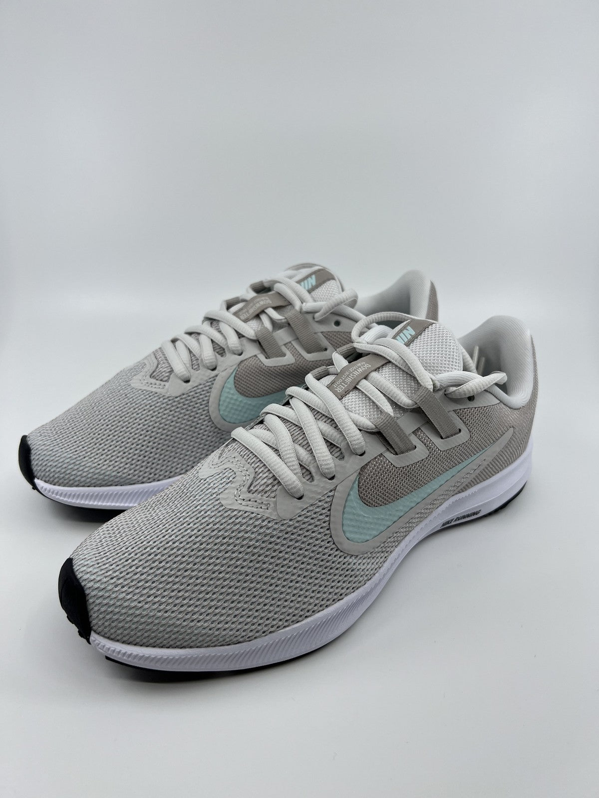 Nike AQ7486 DOWNSHIFTER 9 - SILVER/BLUE Women's Running US7.5 Brand New