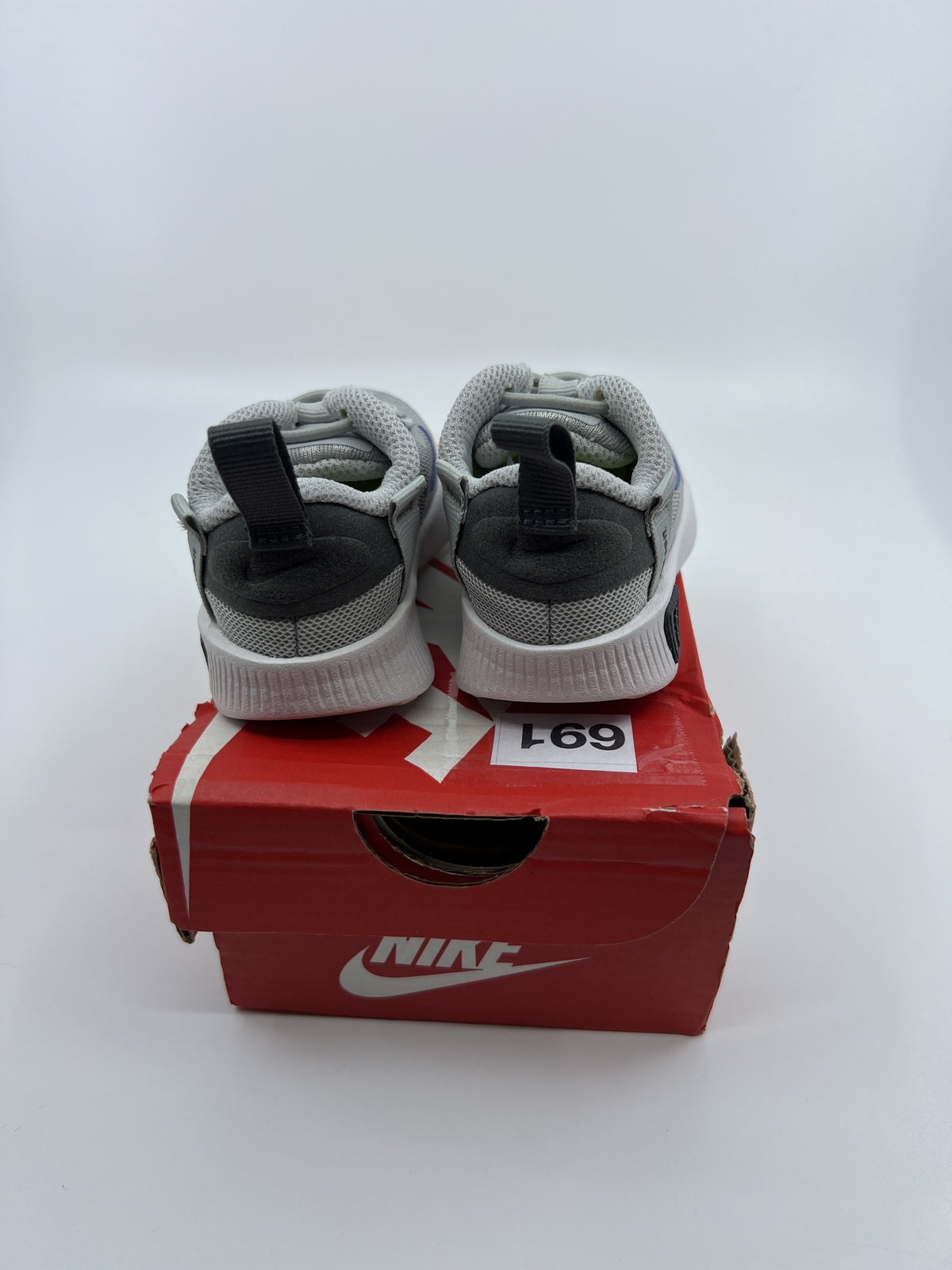 ♻️✅Nike Reposto Gray Running Shoes Sneakers US3C Boys DA3267-002