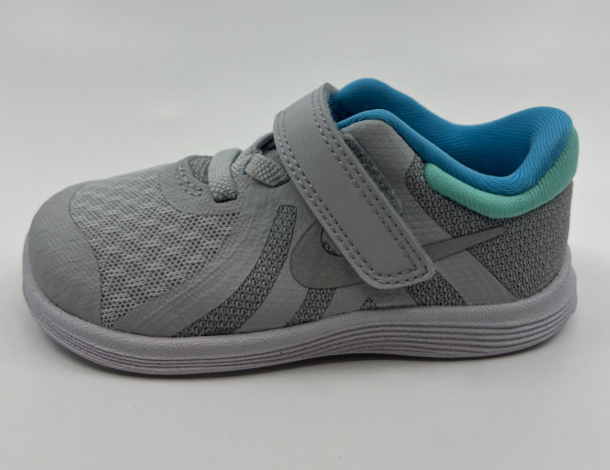 Nike Girls' Revolution 4 PS Running Shoe Toddler 3C Gray/Lght Current Blue