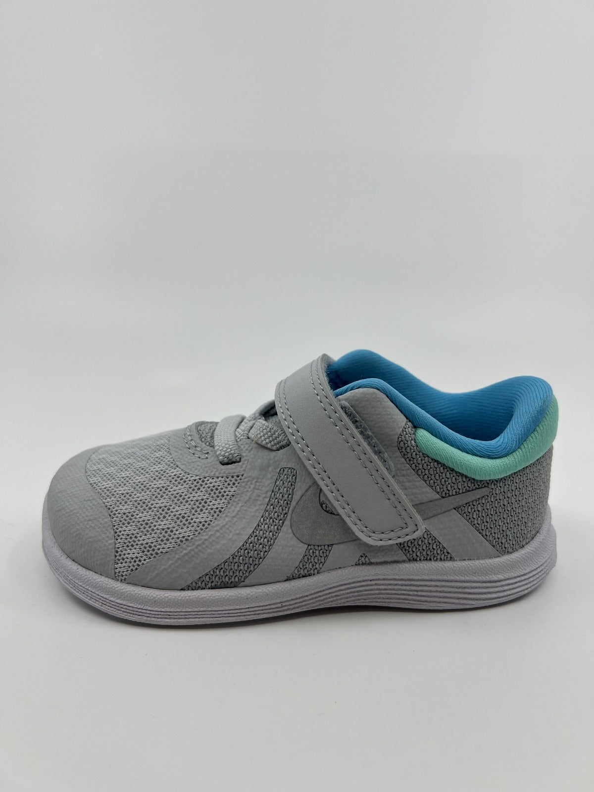Nike Girls' Revolution 4 PS Running Shoe Toddler 3C Gray/Lght Current Blue