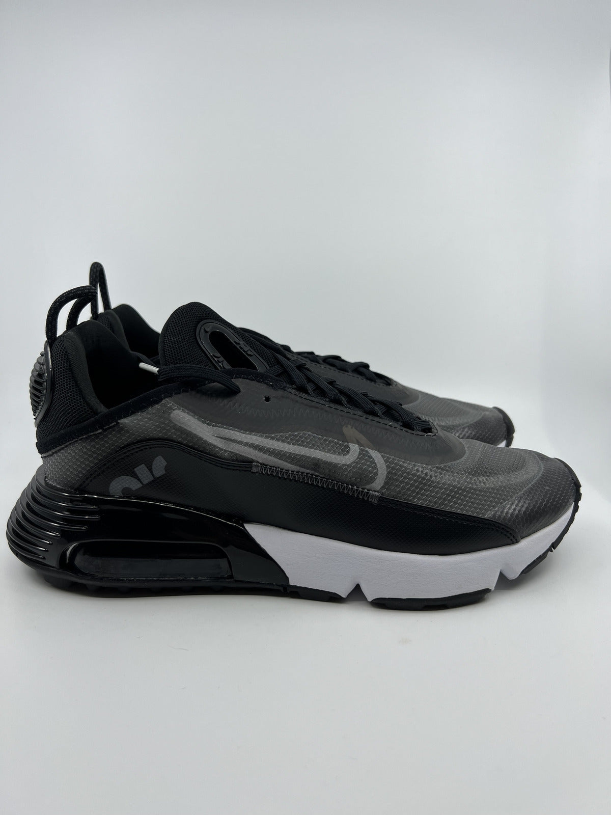 ♻️✅Nike Air Max 2090 Black White Running Shoes Men  US8.5 Brand New Original Box