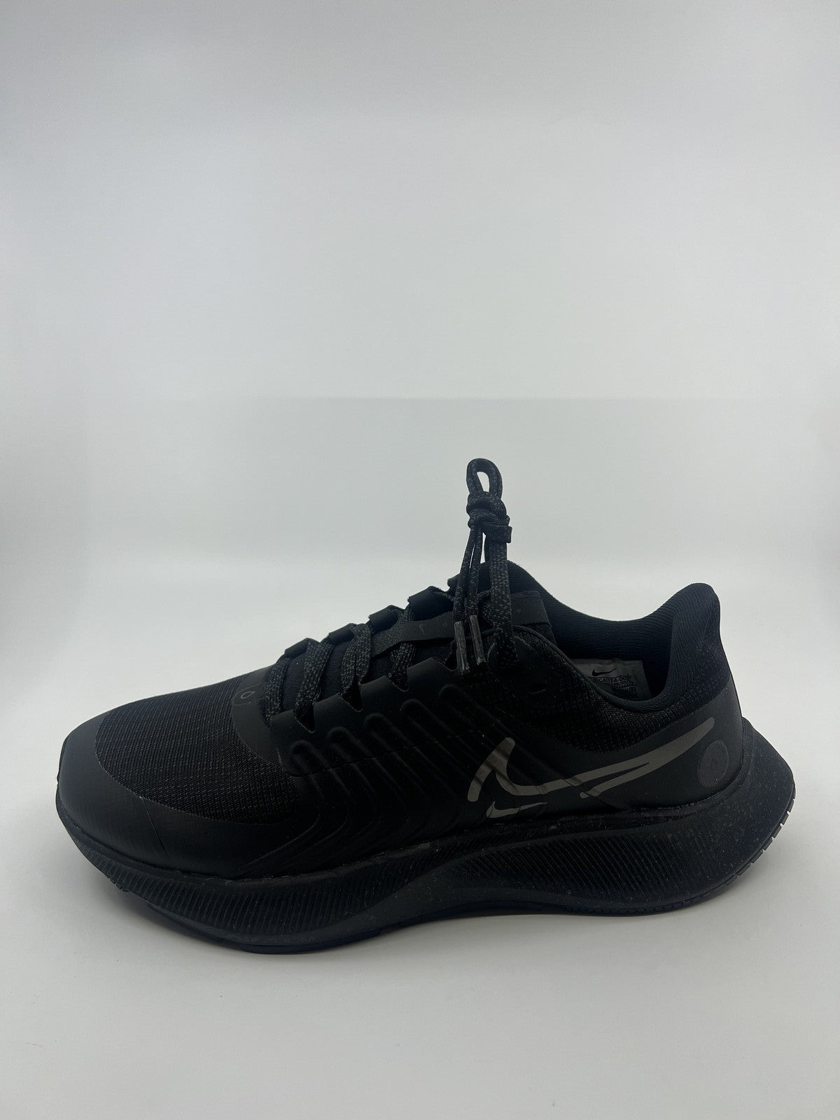 Nike Women's Sneaker 7.5 Black Mtlc Dk Grey Med Ash Night Forest Dk Smoke Grey