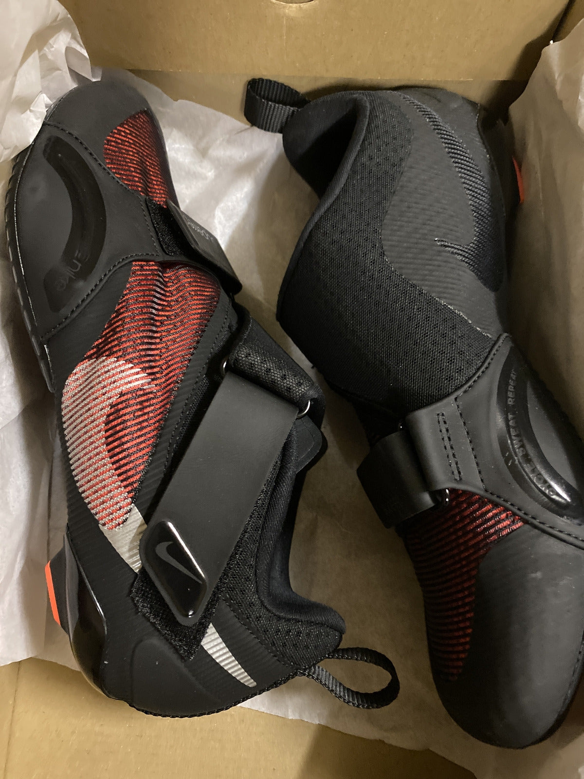 Nike Men's Sports Coach 9.5 Black/Metallic Silver