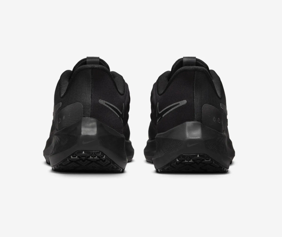 Nike Women's Sneaker 7.5 Black Mtlc Dk Grey Med Ash Night Forest Grey