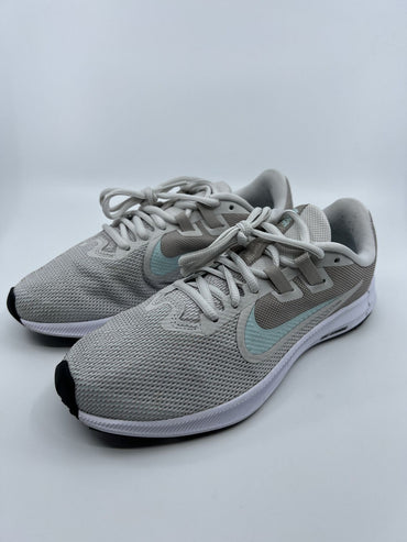 ♻️✅Nike Downshifter Women's Running Sneaker US7.5 Lightly Used Recycled Box